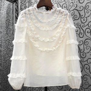 Shirt with lace and ear rim